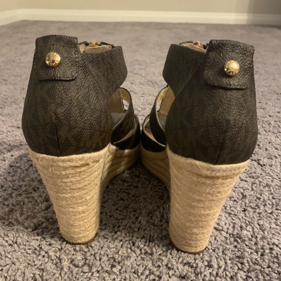 Brown/Neutral MK wedges - Picture 4 of 7